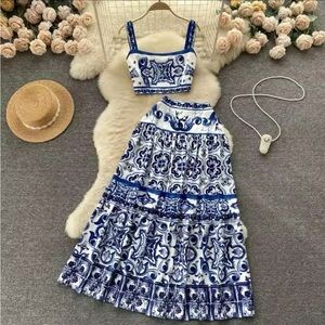 Unlabeled blue set size M